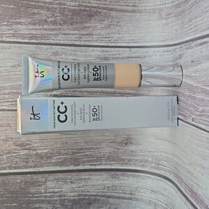 It CC+ Color Correcting Full Coverage Anti-Aging 50+ Light Exp 3/25 NIB 32ml**